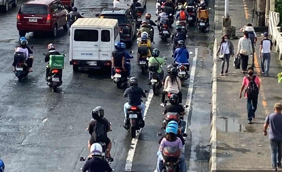 MMDA to ticket motorcycles using EDSA bike lanes starting Aug. 21, 2023 - Pinas Times