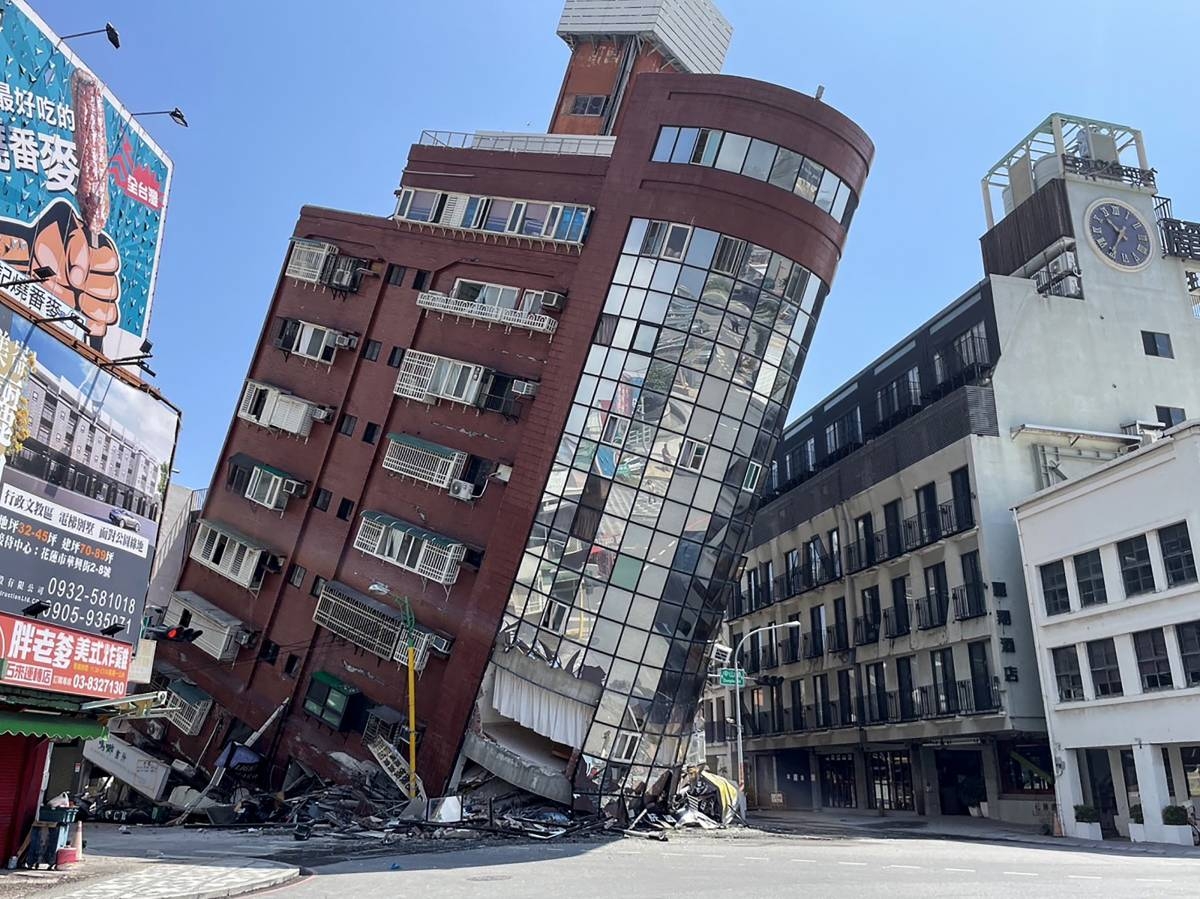 9 dead, hundreds hurt in Taiwan quake - Pinas Times