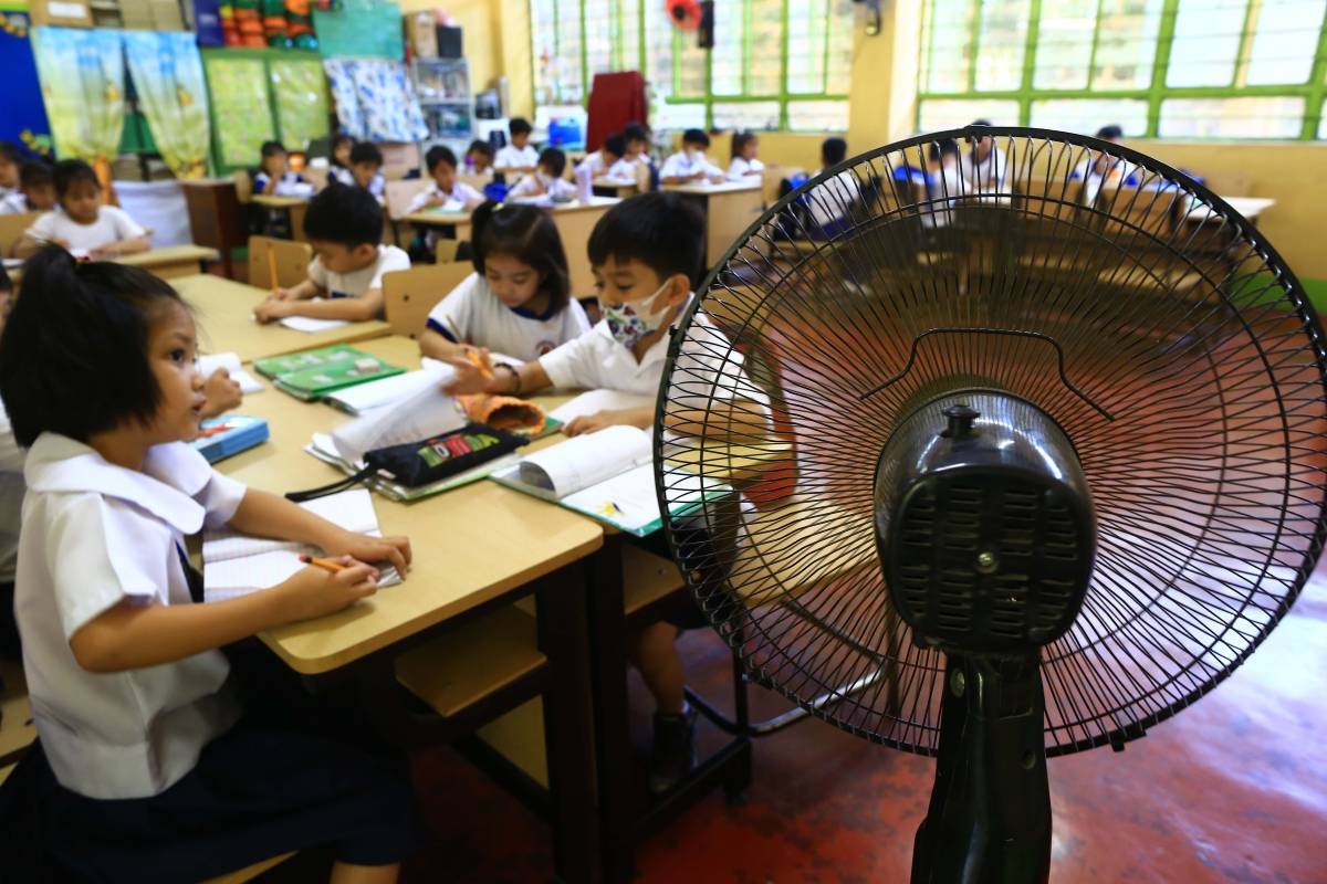 Classes go online as heat soars - Pinas Times