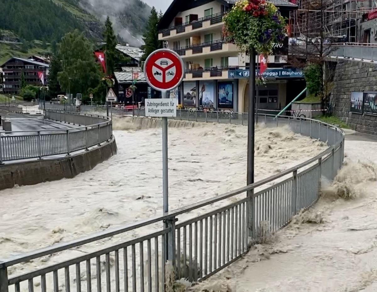 Heavy rains trigger floods and landslides in Switzerland