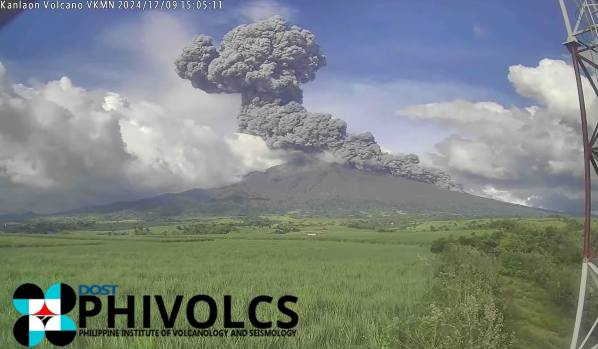 Kanlaon Volcano Eruption Shakes the Area - Pinas Times